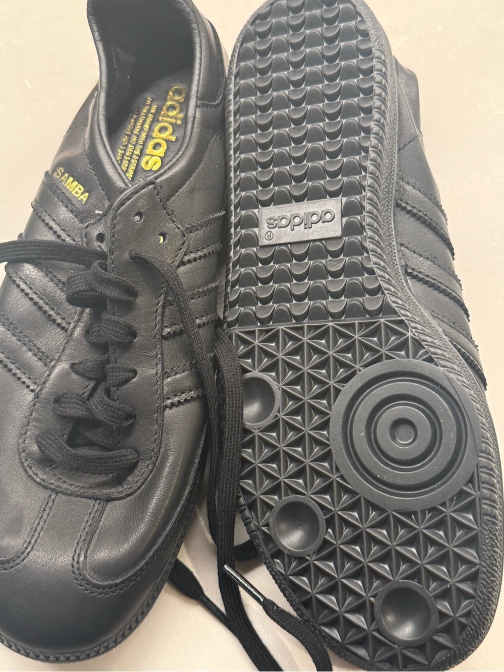 adidas Samba Women's Black Sneakers with Gold Accents NEW 8.5w - Picture 3 of 4